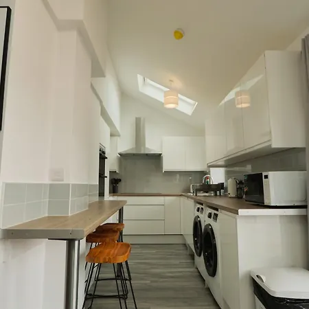 شقة Bridgman Grove Seven Bedrooms House *