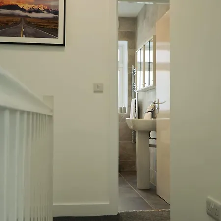 Bridgman Grove Seven Bedrooms House شقة *