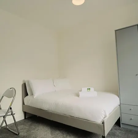 شقة Bridgman Grove Seven Bedrooms House